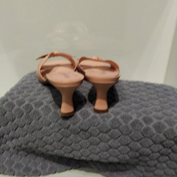 Shoes - Picture 4 of 8